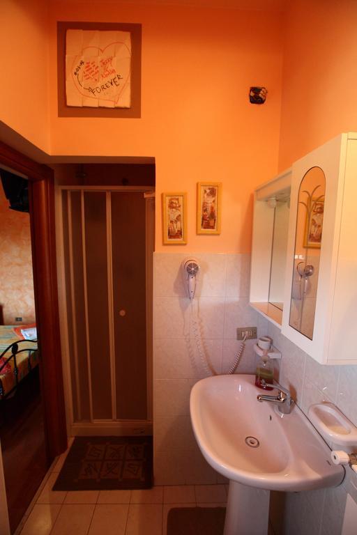 Agira Casa Albergo La Terza Stella الغرفة الصورة